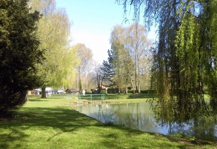 Camping Pas de Calais avec étang pour la pêche